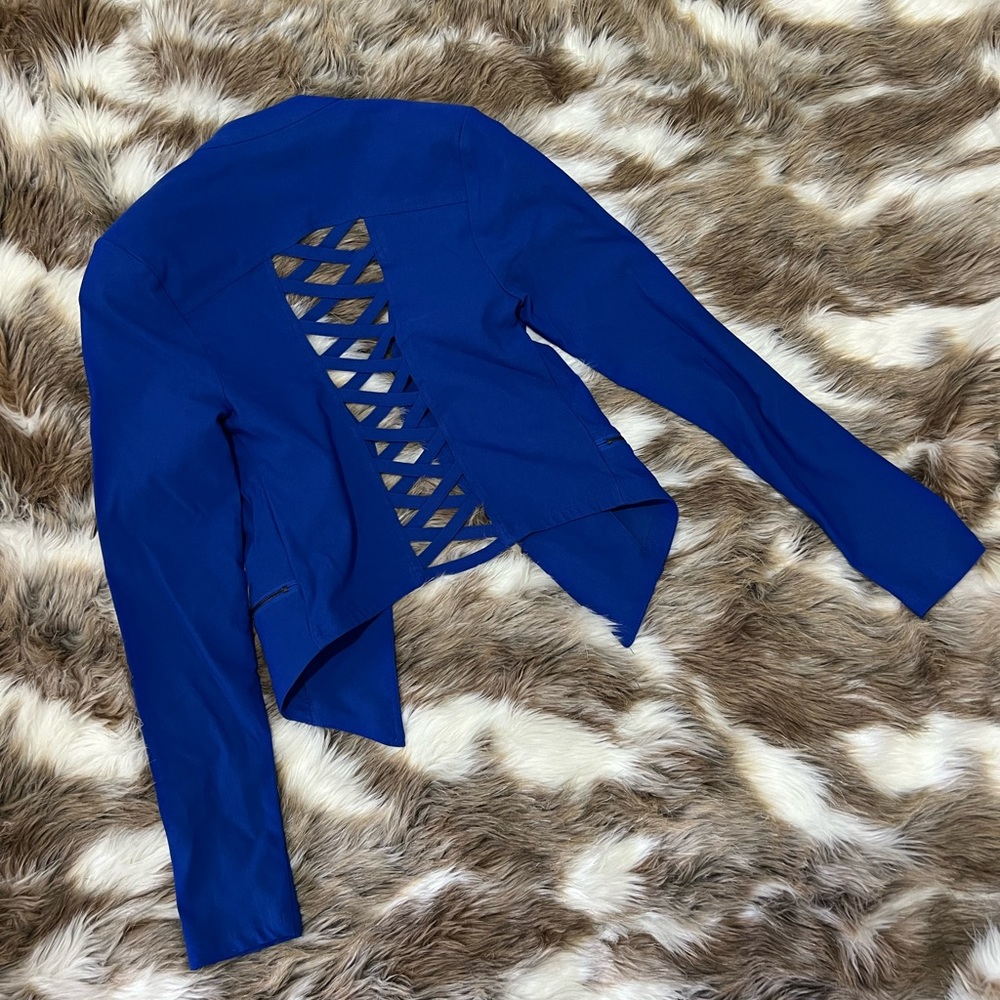 MATERIAL GIRL - Picture 2 of 7
